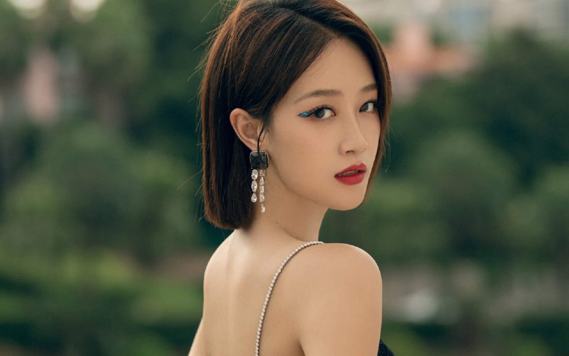 kaiyun-_青少年极限冲浪：海浪中的青春印记_，冲浪极限运动