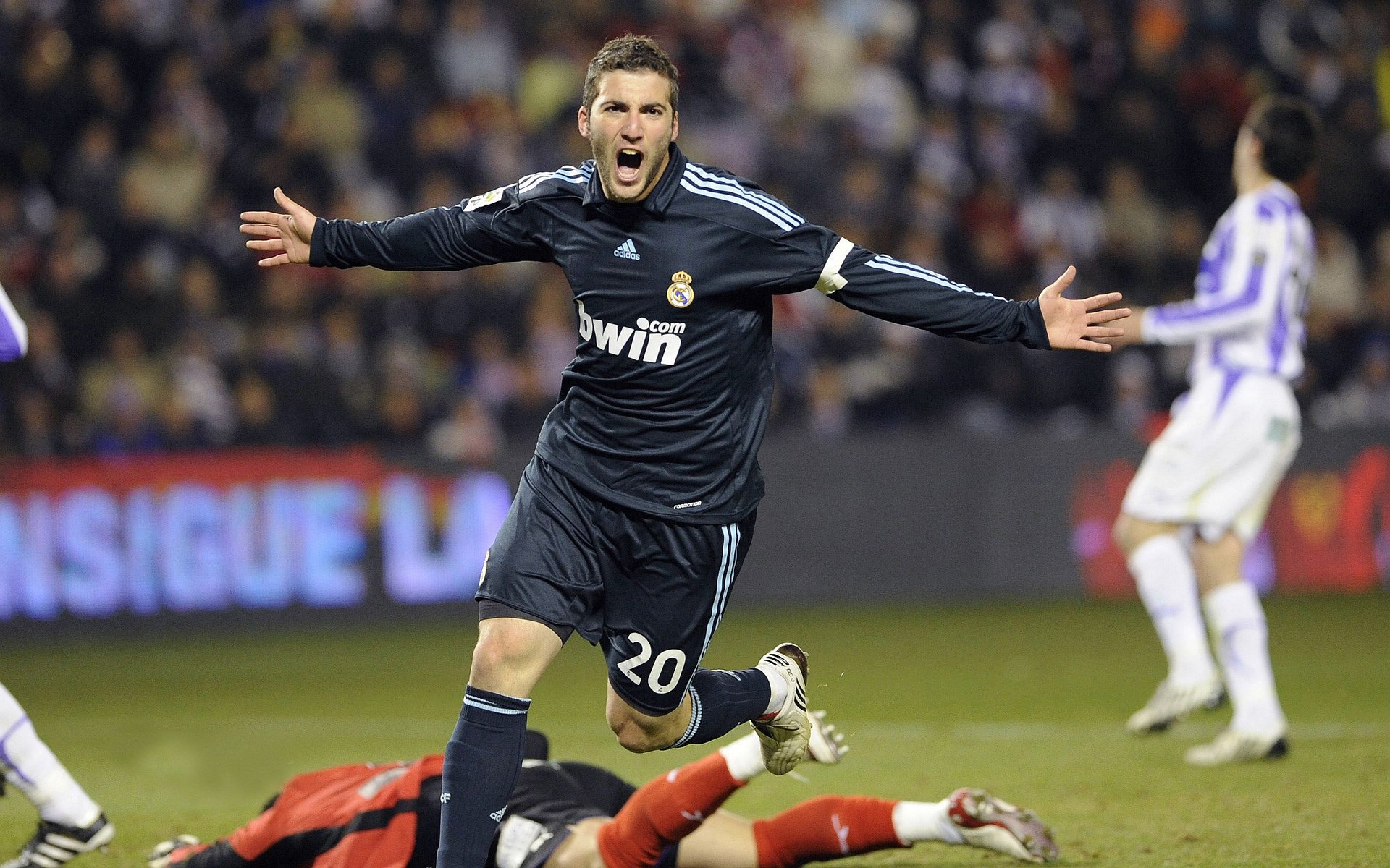 开云中国-“球场上的趣味冷知识，快来涨知识”，球场趣事作文500字